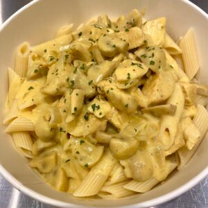 Pasta met kip en champignons